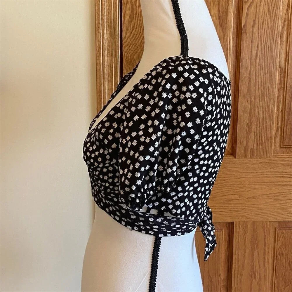 Shein Women's Black & White Floral Puff Sleeve Crop Top Size M - Picture 2 of 6